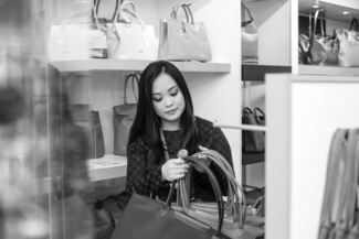 Employee fixing a bag 